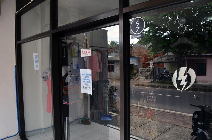 blackwhiteshop tweet media