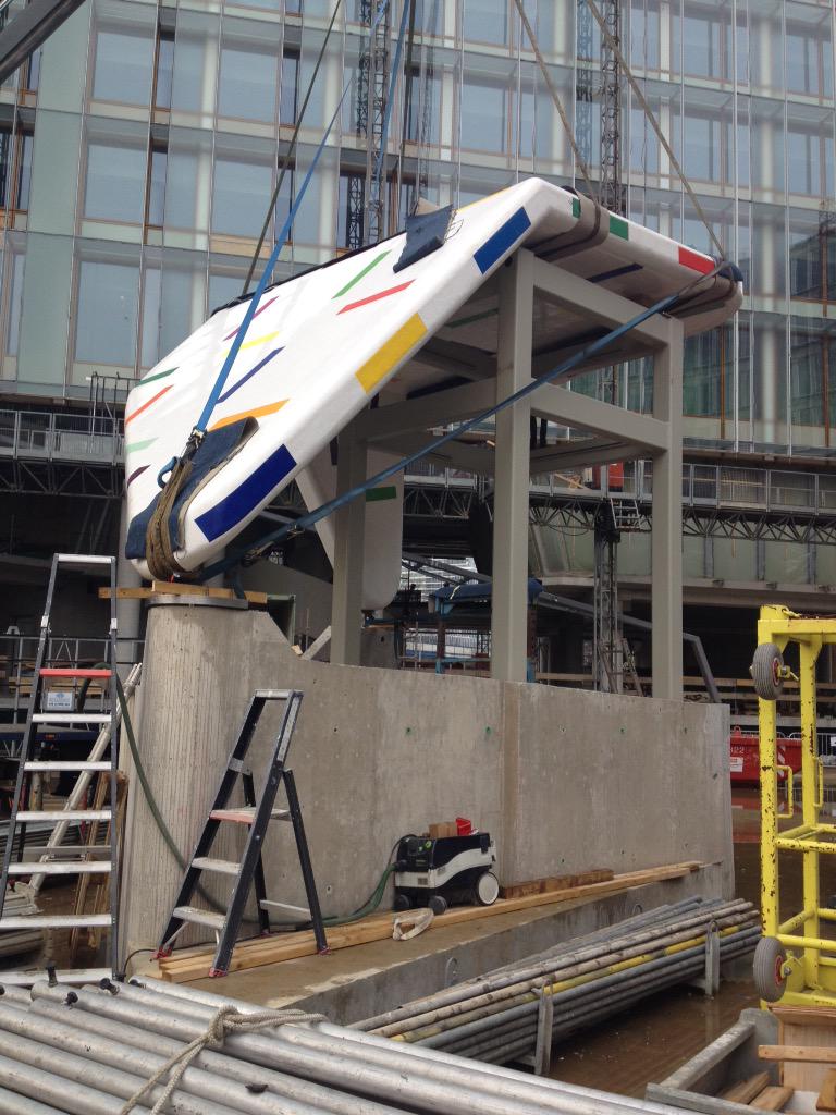 rteeninga's tweet photo. Plaatsing dak entree parkeergarage #AkzoNobel en #stibbe #duravermeer http://t.co/ubUgxwO0OC
