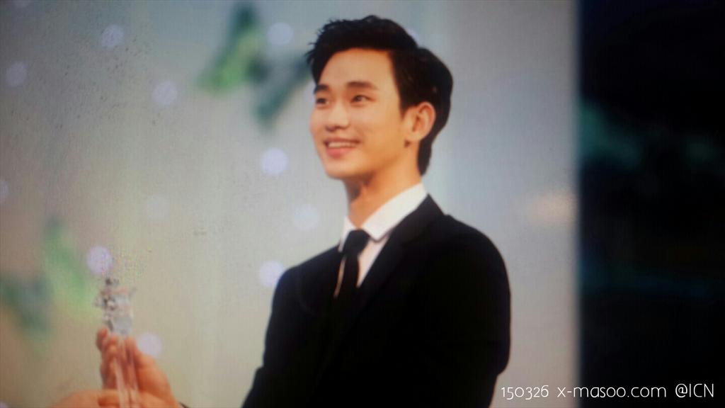xmasoo_com's tweet photo. 150326 네가 웃으면 나도 좋아 #김수현 #KimSooHyun http://t.co/YcGrZAA2Rg