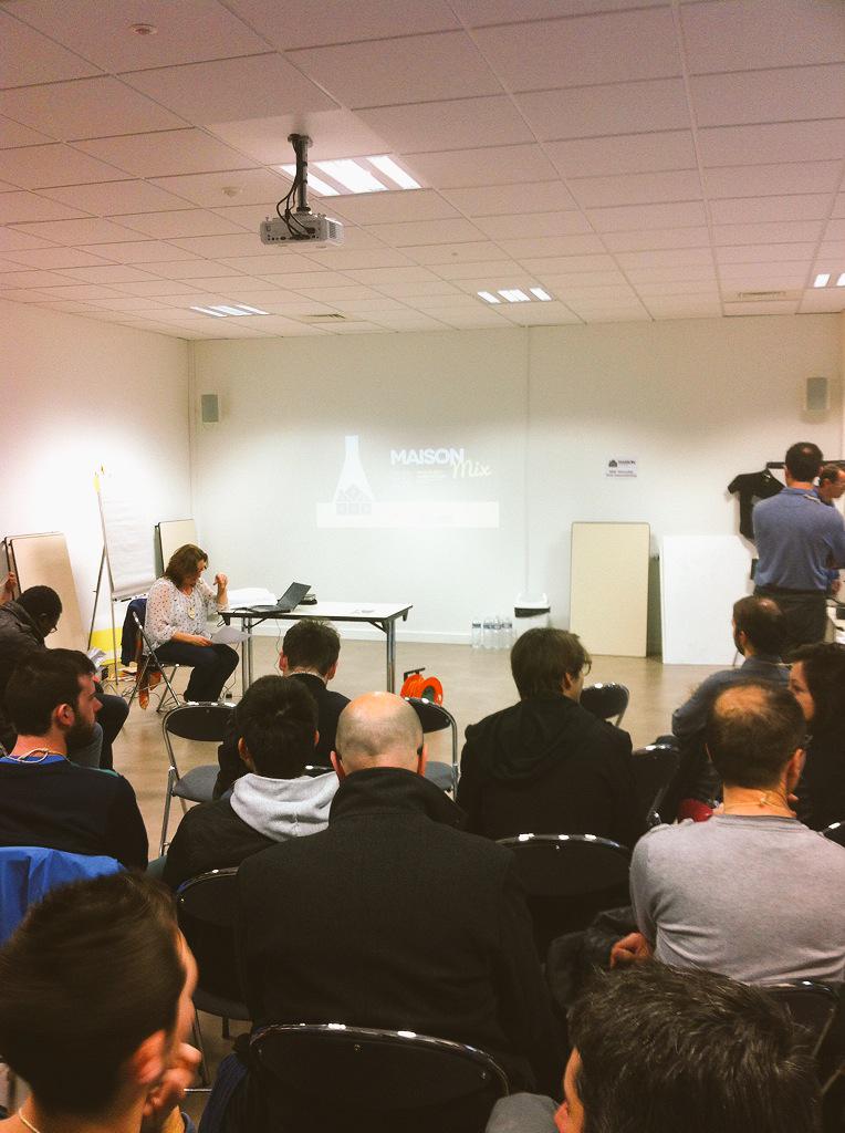 M2Pranet's tweet photo. #MaisonMix ça commence ! Début du pitch autour des acteurs et perspectives de ces 3 jours de #prototypage http://t.co/xKUjqS6fIJ