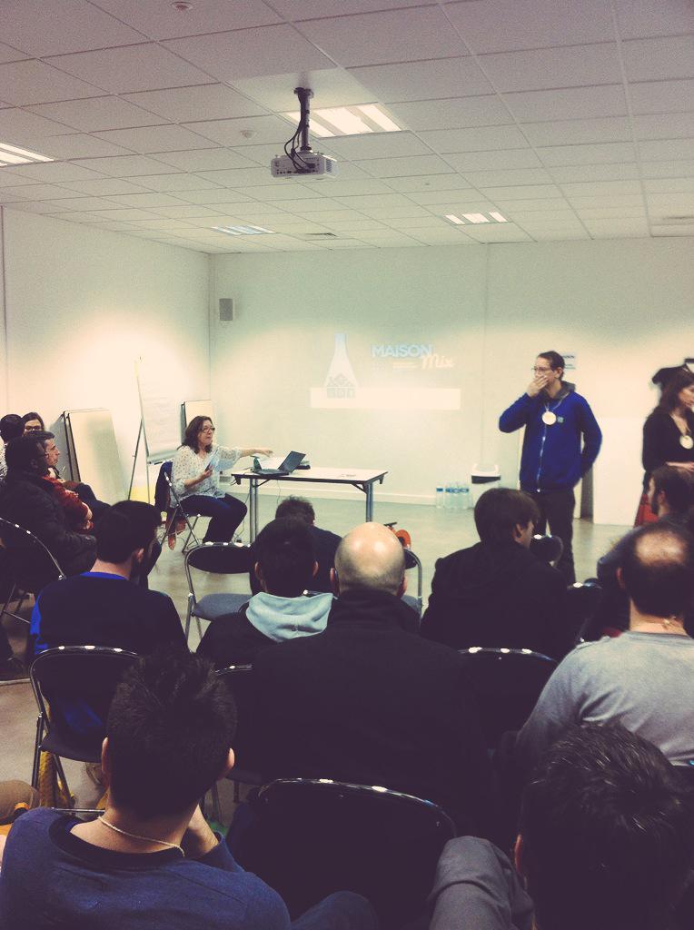 M2Pranet's tweet photo. #MaisonMix ça commence ! Début du pitch autour des acteurs et perspectives de ces 3 jours de #prototypage http://t.co/xKUjqS6fIJ