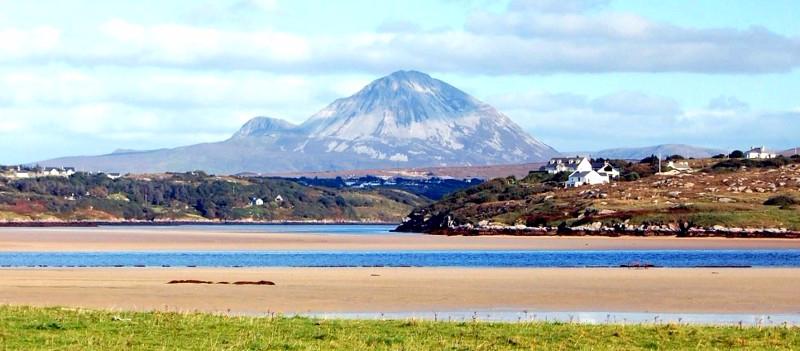 Get away from those endless home improvement jobs? 7 Idyllic Places To Visit In Ireland. bit.ly/1CRyDwI