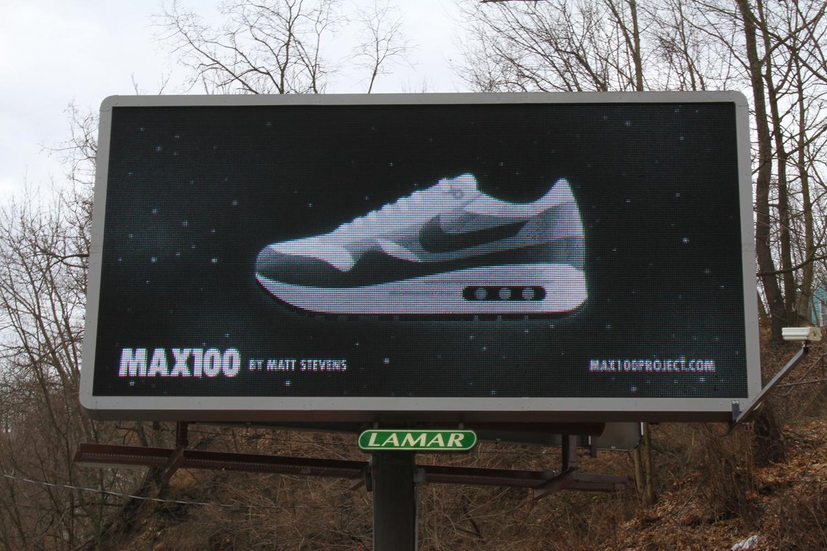 LamarDigital's tweet photo. Happy #AirMaxDay @Nike @MattStevensCLT @AirMaxDay ^ @idallimore http://t.co/83C4xrH58e