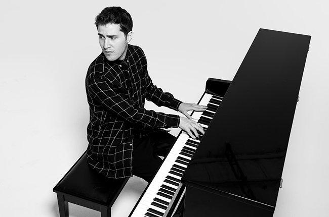 billboard's tweet photo. Singer @MikePosner on writing for @Maroon5 and releasing his long-awaited second album: http://t.co/BocGxZ6dOr http://t.co/kbvwdZe62j