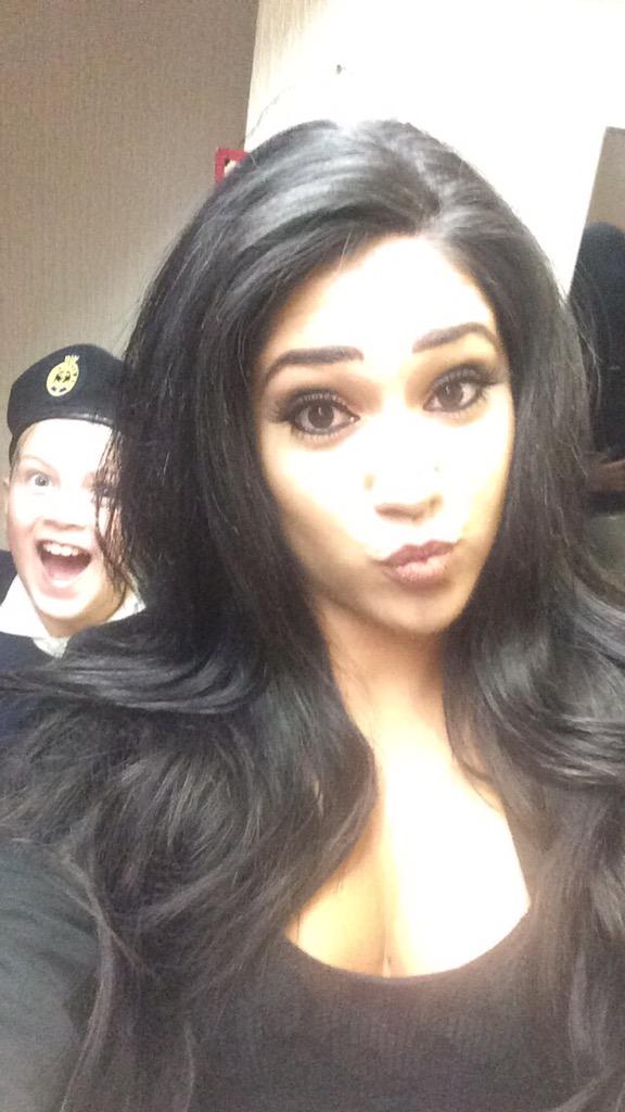 sarahcoysgabb's tweet photo. Look @KidsCCP this is my #badheadshot for the #lisavissercomp #photobomber http://t.co/SRX63wjySo