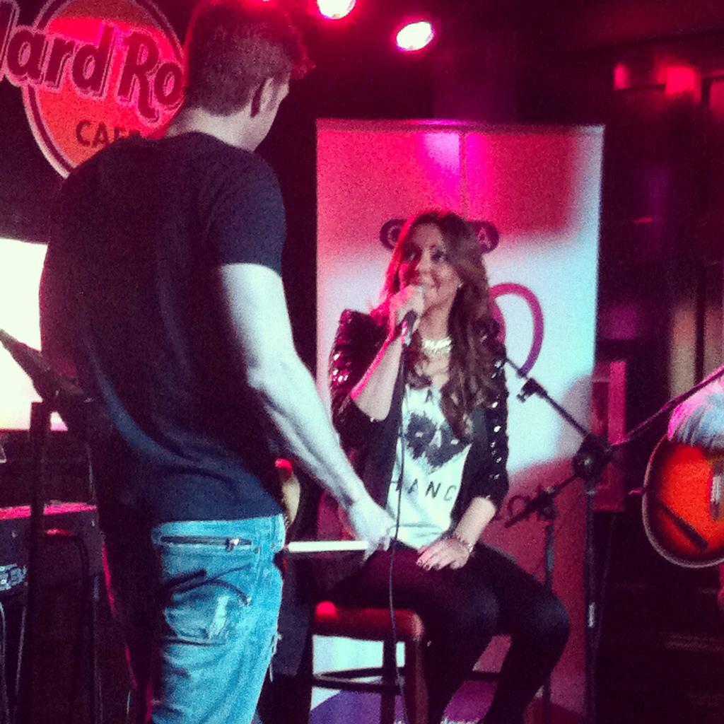 De cerca con <a href="/MercheOficial/">Merche</a>