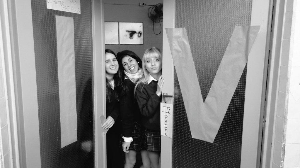 Naatiigaudio's tweet photo. #IV #CuartaPromocion ❤ @clarastefanoff @CaandeParodi http://t.co/W1eAJbcBGk