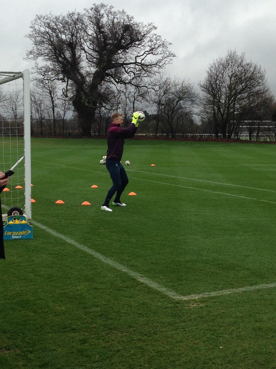 England are training at Tottenham's training ground ahead of tomorrow's EQ against Lithuania. More at 11 on #SSNHQ