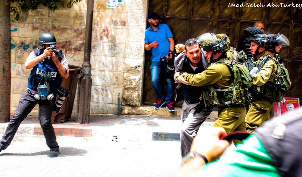 palinfoen's tweet image. Palestinian journalists are fighters for truth. That's why Israel murdered 17 journalists in the past year #Palestine