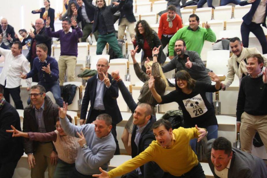 cdeelche's tweet photo. Diversión + Innovación + creatividad + Pymes en la Fiesta de Clausura #cdeelche  Fotos: http://t.co/mYfJu6uv5w http://t.co/rx4gTsXhKM