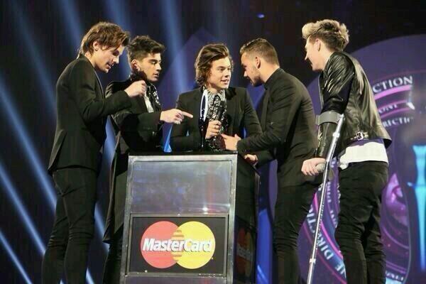 mayarin0502's tweet photo. これからもZaynを愛する人RT💕
Harry,Liam,louis,Niallこれからも頑張ってほしい人RT  
#Vote1DUKᅠ #KCA http://t.co/28jsYFTCW0