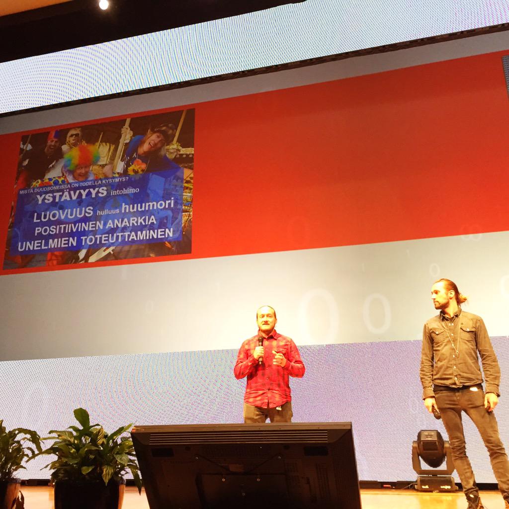 JUllakko's tweet image. @JUllakko: Day 2. w/ #dudesons #unelmia kohti! #kaikki peliin! #kongressimessut