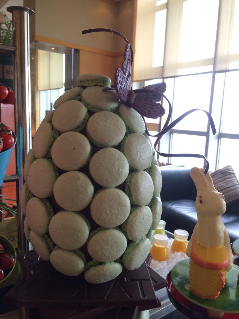 IPudong's tweet image. Early Easter Celebrations in our Club Lounge!