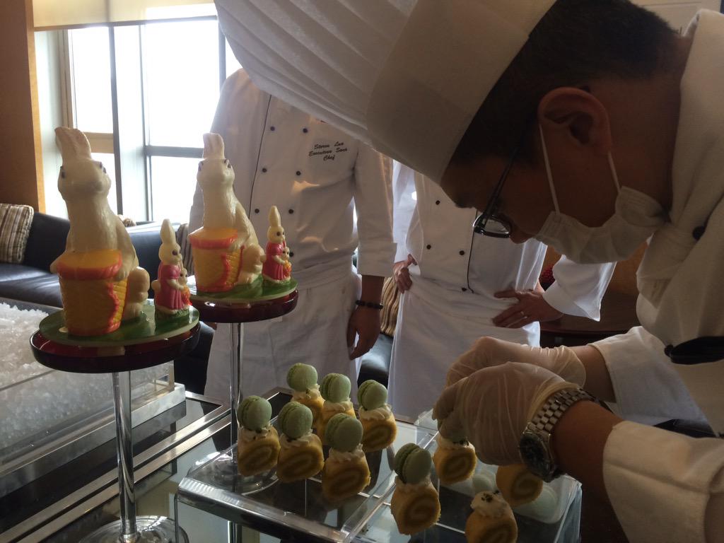 IPudong's tweet image. Early Easter Celebrations in our Club Lounge!