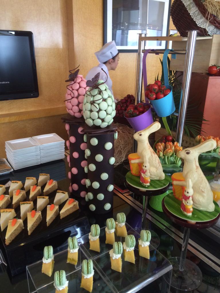 IPudong's tweet image. Early Easter Celebrations in our Club Lounge!
