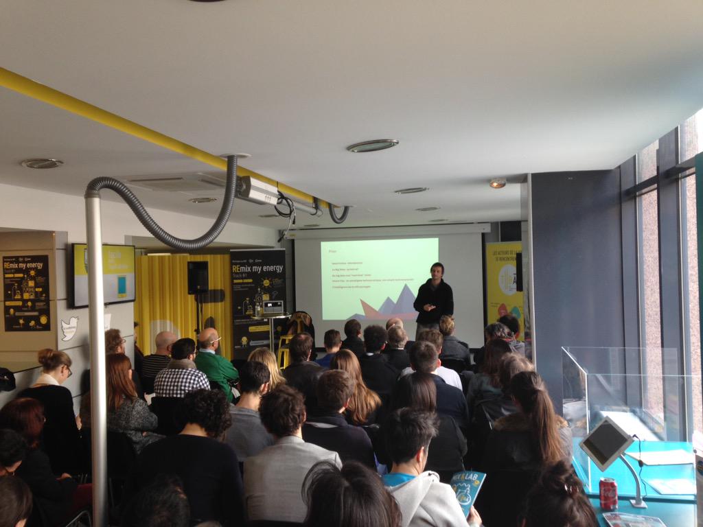 LyonCityDemain's tweet photo. Conférence #LCD2015 des #smart #cities à l'intelligence de la ville partagée. Rdv maintenant au @tuba_lyon http://t.co/MTjhQyRKCc