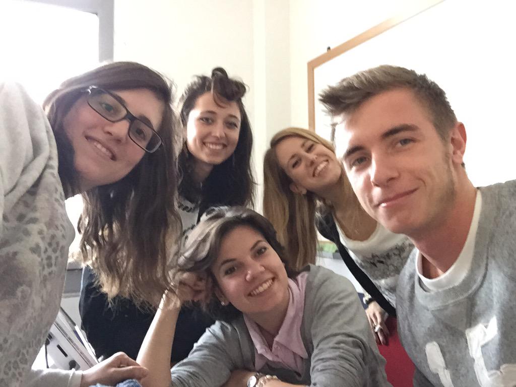 FedeTrapassi's tweet photo. Allo @IUS_VE beato tra le donne si parla di #ProblemSolving e #donazione di #organi http://t.co/qTGPZBZMrN