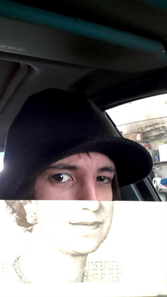 Milfsud's tweet image. #FivePoundNotes are the absolute best thing for an easy laugh xD