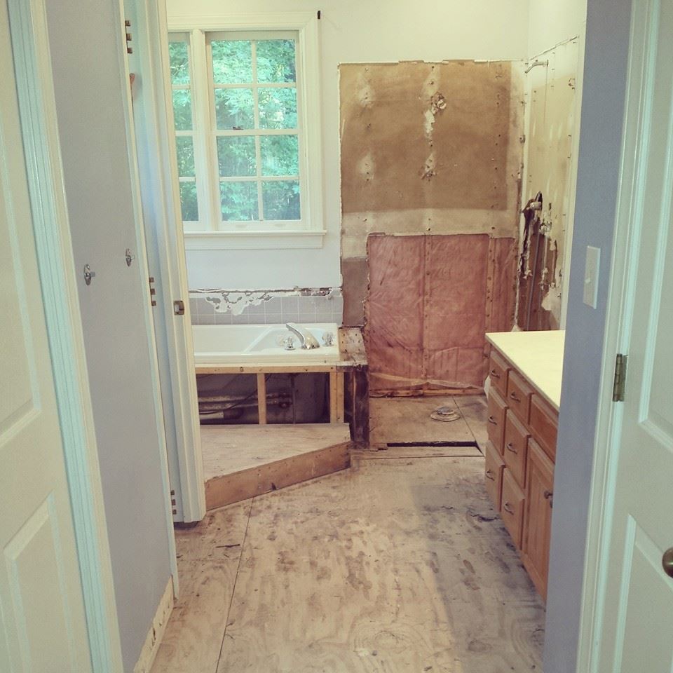 TingenRemodel's tweet photo. Arrived this morning, demo done by tonight, pull the tub tomorrow and then we'll fix it right. #waterdamage #Tingen http://t.co/7BhuWrnyGu