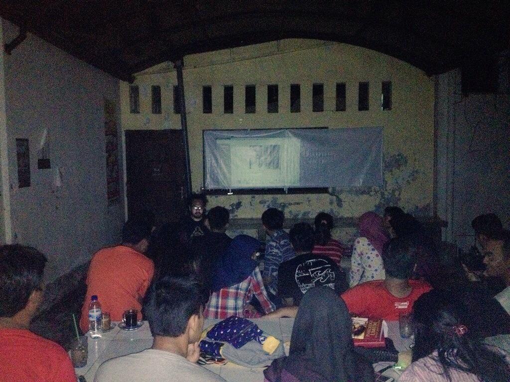 Haloo sedang materi nih tentang foto 'Jamak' dari cak Bobo fotografer dari indonesiaimages.net ,yox materi yox!