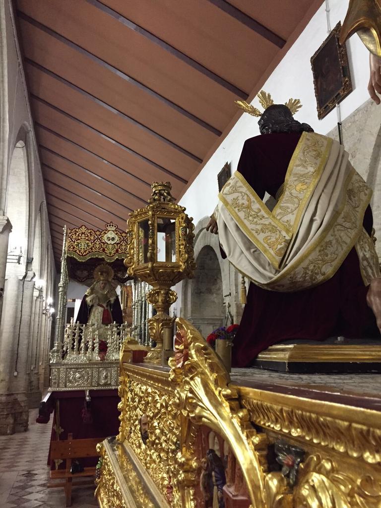 BandaSayones's tweet photo. Ya están los titulares de @OracionRosario esperando su Domingo de Ramos http://t.co/VTQhwqBn7S