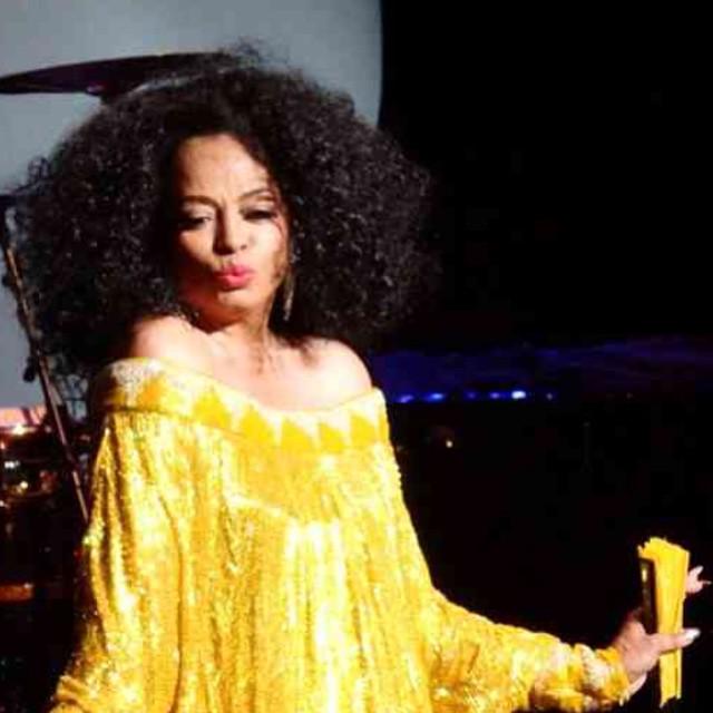   It\s my mama\s birthday!!!!!!  Birthday Diana Ross!!!