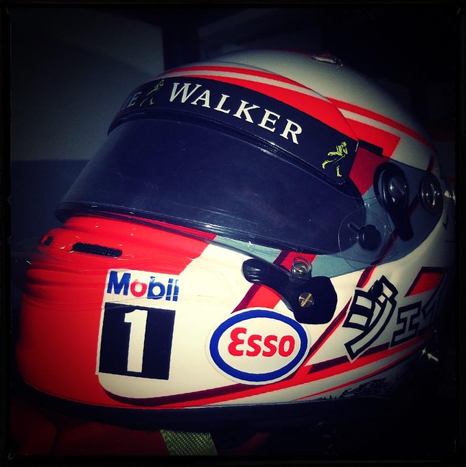 Spécial Sebastian Vettel (Formule un) - Page 13 CBBhRCfWwAELuxt