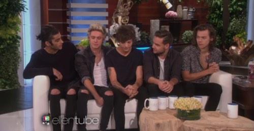 harrymoonchild's tweet photo. THIS BROKE ME INTO A MILLION PIECES AGAIN.THEY BOYS ALWAYS SHARE A SAME COUCH..IM A MESS
#AlwaysInOurHeartsZaynMalik http://t.co/go0ck7DdIH