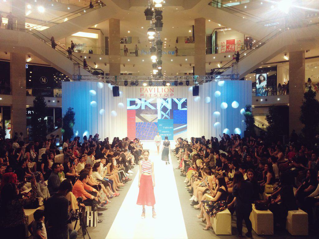 Pavilion_KL's tweet photo. The #DKNY Spring/Summer Collection fashion show was simply awesome at the #PavilionPitstop 2015. http://t.co/oH39NZ2sA4