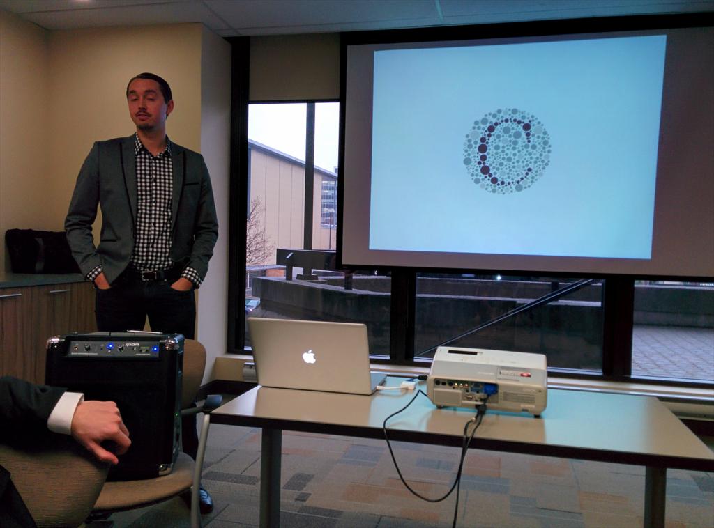 ThinkLegacyRlty's tweet photo. .@michaelpett talking about online video marketing for business in #HamOnt @YEPHamilton meeting. http://t.co/NiJ43qDLI9