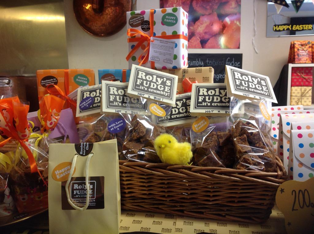 Roly's Fudge Chester tweet media