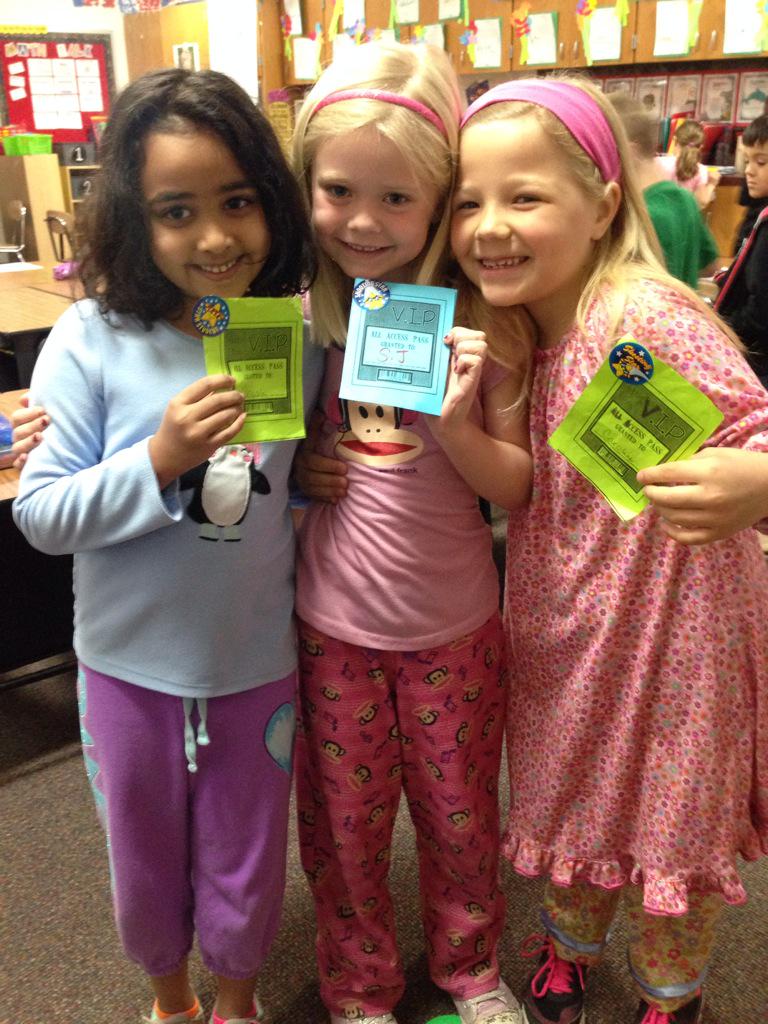 mrsallysaxon's tweet photo. 1C has 3 VIPs for the week- Very proud of these girls showing integrity!! #PJday #rolemodels #AustinVIP @AustinElem http://t.co/u7vnbRhI43
