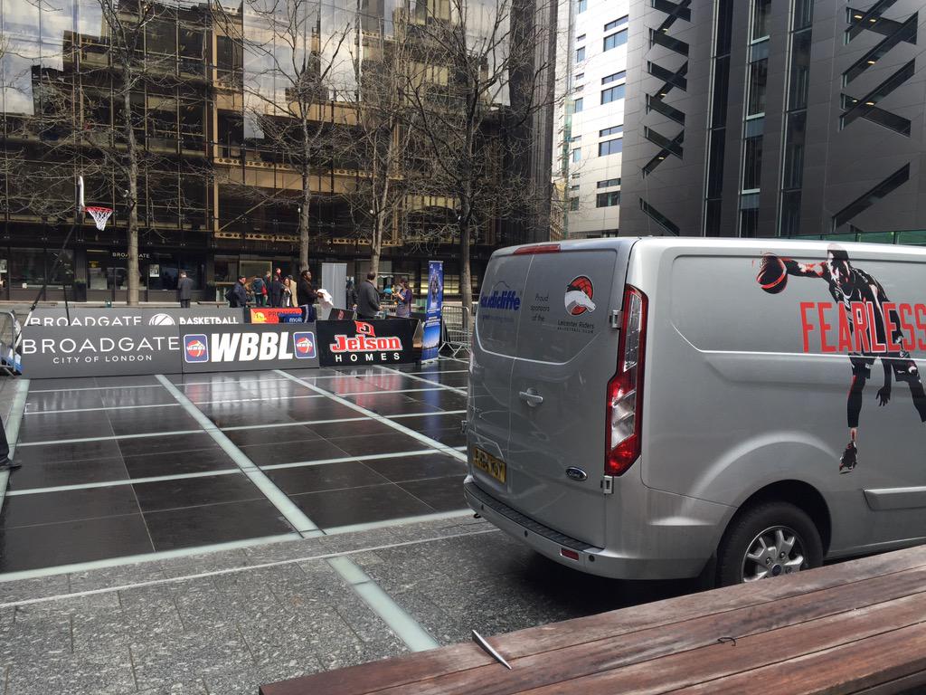 RidersBF's tweet photo. #RidersCommunity in London with coach @TahirHajat and @BBLofficial in Broadgate! #WeRide http://t.co/jbdOlbUZjH