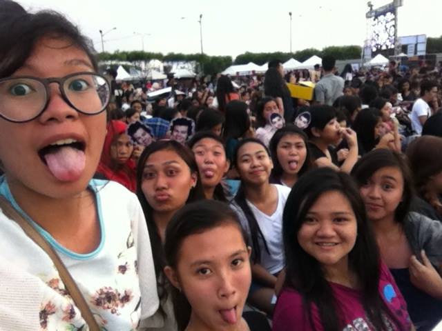 ellamarelle's tweet photo. Thanks to #Smart1D, not only my dreams of seeing the boys came true, I also met new friends! God bless @SMARTPromos! http://t.co/fpC0tX48Rg