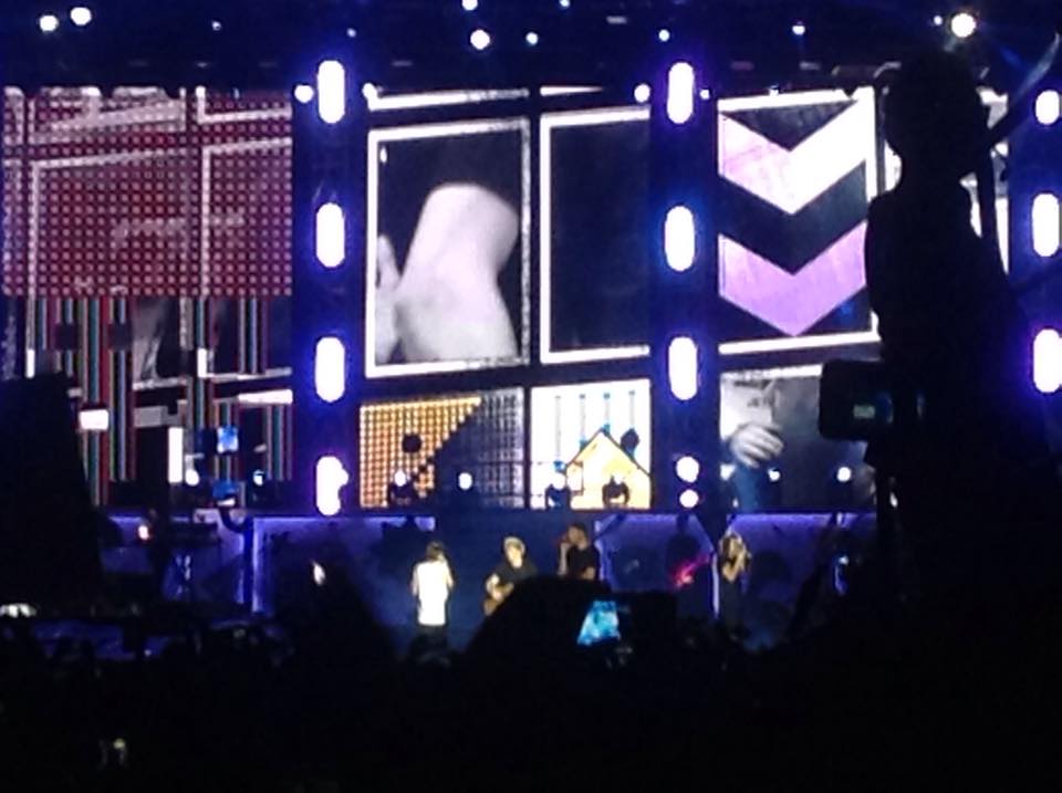 ellamarelle's tweet photo. Thanks to #Smart1D, not only my dreams of seeing the boys came true, I also met new friends! God bless @SMARTPromos! http://t.co/fpC0tX48Rg