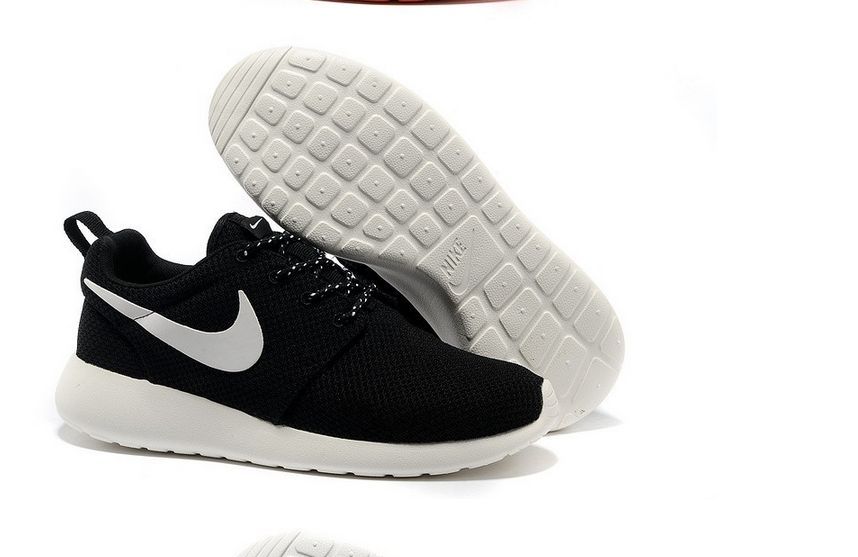 Tricomoda's tweet photo. Tenemos Roshe Run por solo 36 euros con envío incluído! http://t.co/j710untMwY