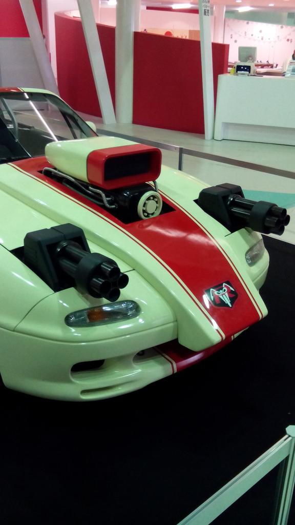 ねおっす トライサイクロンに立花レーシングクラブのエンブレムが付いてるのは 二号のベルトのシャッター部分のマークの謎とか そもそもサイクロン号ショッカー製じゃないの 何であそこにあったの って疑問を踏襲した 一種の原作リスペクト Http T Co