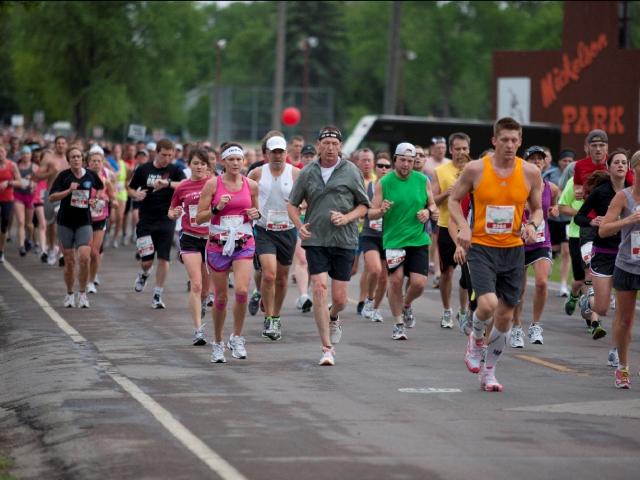 NorthDakota's tweet image. Ready to lace up your shoes and hit the pavement or trails in North Dakota? ow.ly/KPt8l  @FARGO_MARATHON