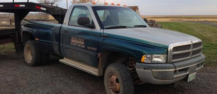 MikeJRaine's tweet photo. 10 ways to create a genuine farm truck. http://t.co/8oTWrXXhu9 #westcdnag #agchat #ontag http://t.co/ZUkOvyNG8H