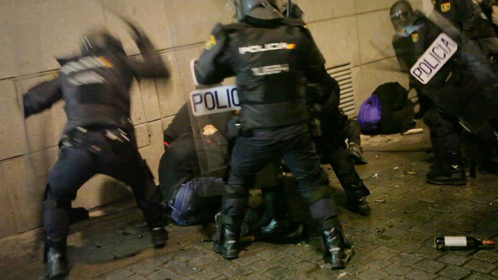 shul_evolution's tweet photo. Aprobada Reforma del CP y #LeyMordaza. Manifestarte y fotografiarlo es delito. Disfruten lo votado. #26MStopMordazas http://t.co/9JTlTPAczZ