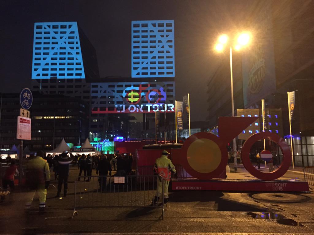 NowayNL's tweet photo. @LeTourUtrecht Ik ga over 7 min live #meerkat #vjontour #utrecht http://t.co/6Uu4NI8ptB