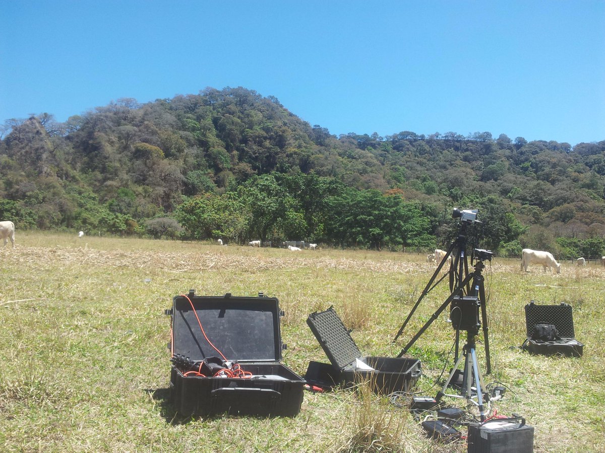 LordInMexico's tweet photo. All the monitoring equipment set up in the field! (literally in a cow field) @EarthSciPlymUni http://t.co/5ADZLOTbRC