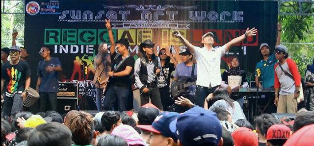 RT "<a href="/AvepScoot/">BASTARD SC</a>: Juara bareng brothers sunset... <a href="/playVreggae/">Play V Reggae</a> feat bro sunset #reggae_island pic #7 "