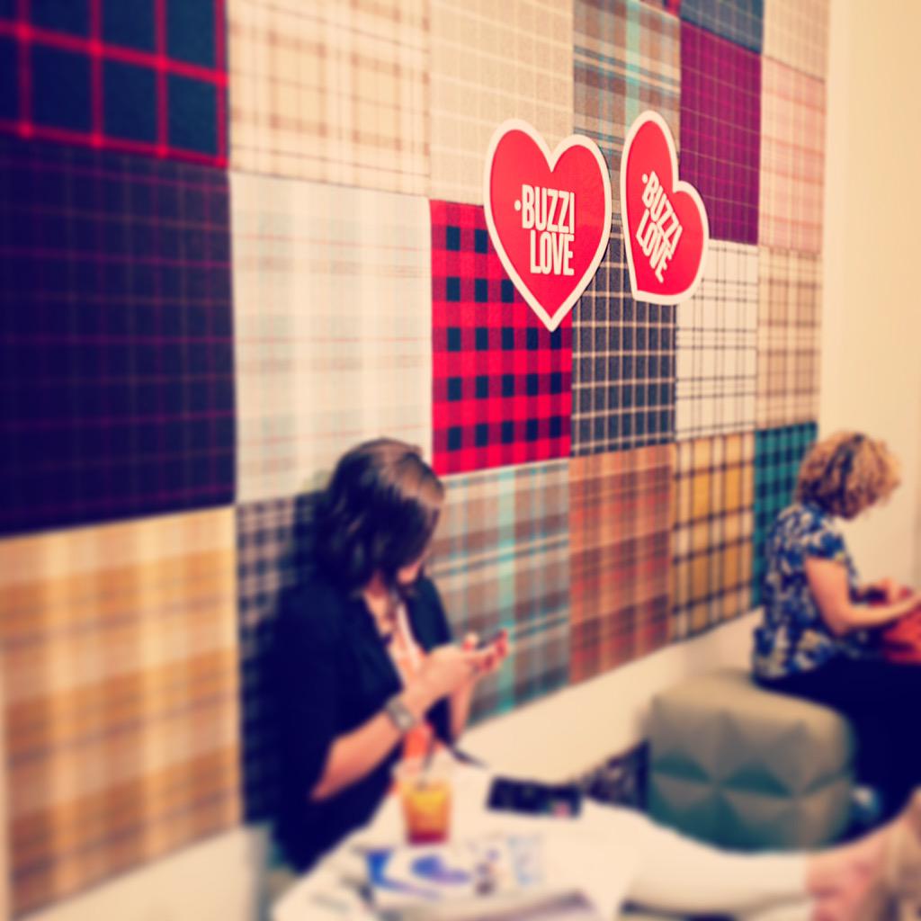 NeoCon_Shows's tweet photo. #TBT #BuzziLove #NeoCon13 Can't wait to see what @BuzziSpace has up its sleeve this year! #NeoCon15 http://t.co/MxHgBG03ua