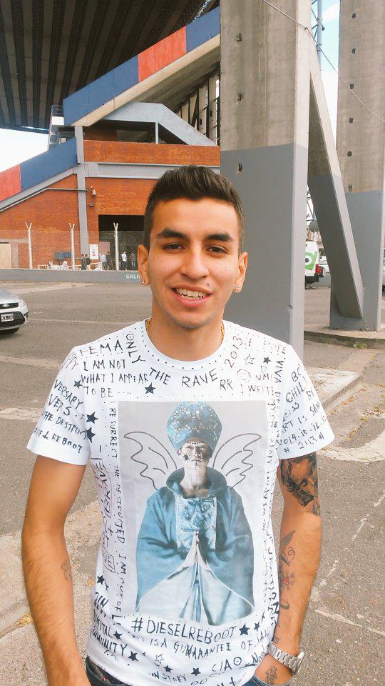 DiegoCastagnolo's tweet photo. El crack...El distinto..El Angel..paso a saludar a sus ex compañeros!!! la humildad del gran @AngelCorrea32 http://t.co/kr7W9oZmaz
