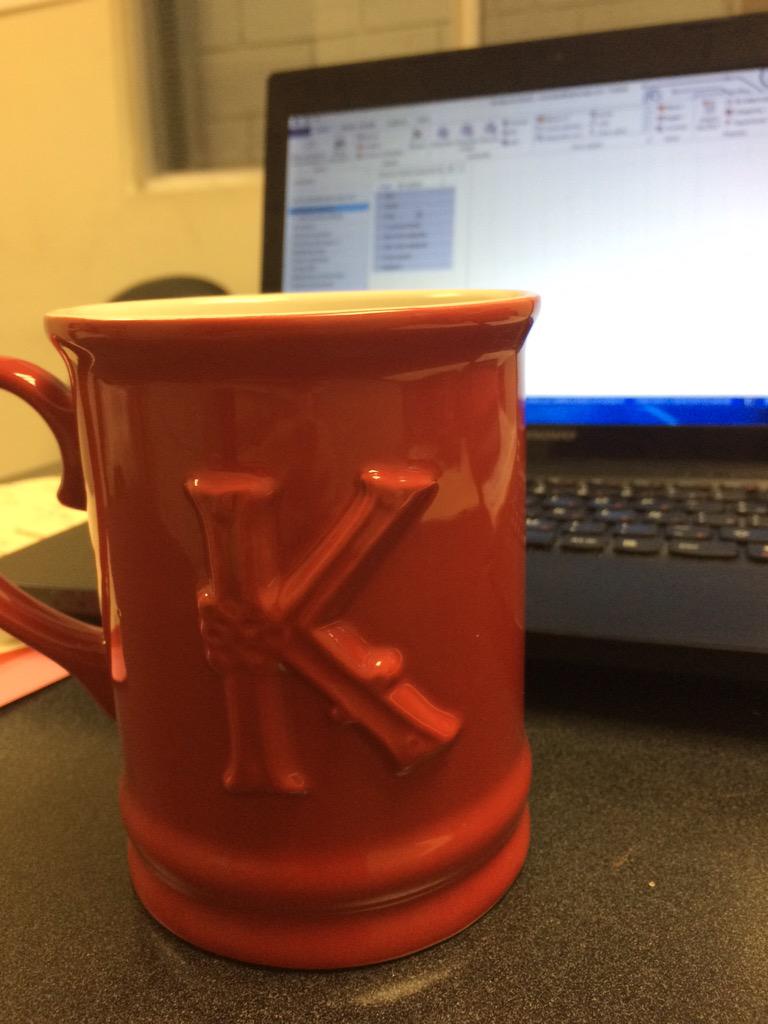 konchamorales's tweet photo. En el trabajo! #teverde #goodmorning #juevesitos #casifindesemana #adarle #mitaza #k http://t.co/9gq8MxpNxB