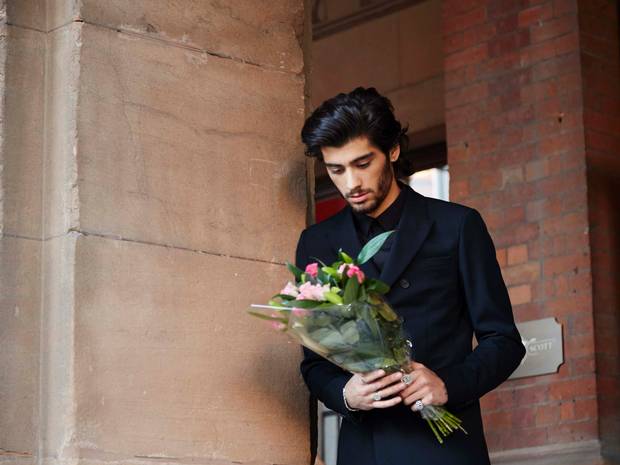 Independent's tweet photo. Zayn Malik puts strain on UK economy as hundreds of workers demand compassionate leave http://t.co/fARf3SuwUu http://t.co/yy0wo73oIN