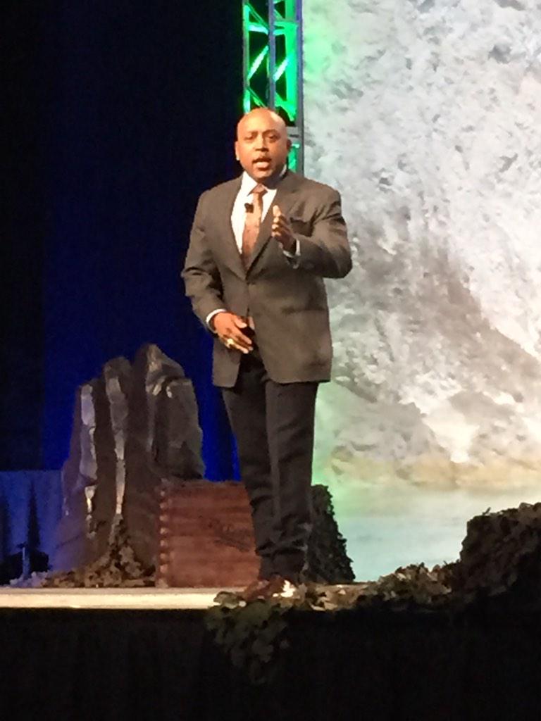 pwestbury's tweet photo. Daymond John! #hdi3twolf #hdiconf2015 http://t.co/vxqr09ggoG