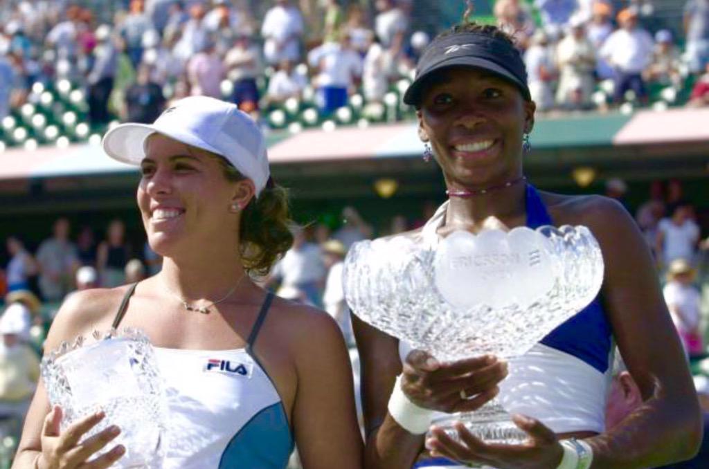 PlanetVenus713's tweet image. Here's to another Miami title! Best of luck, We are behind you all the way! #VenusWilliams #Miami2001 #ThreeTimeChamp
