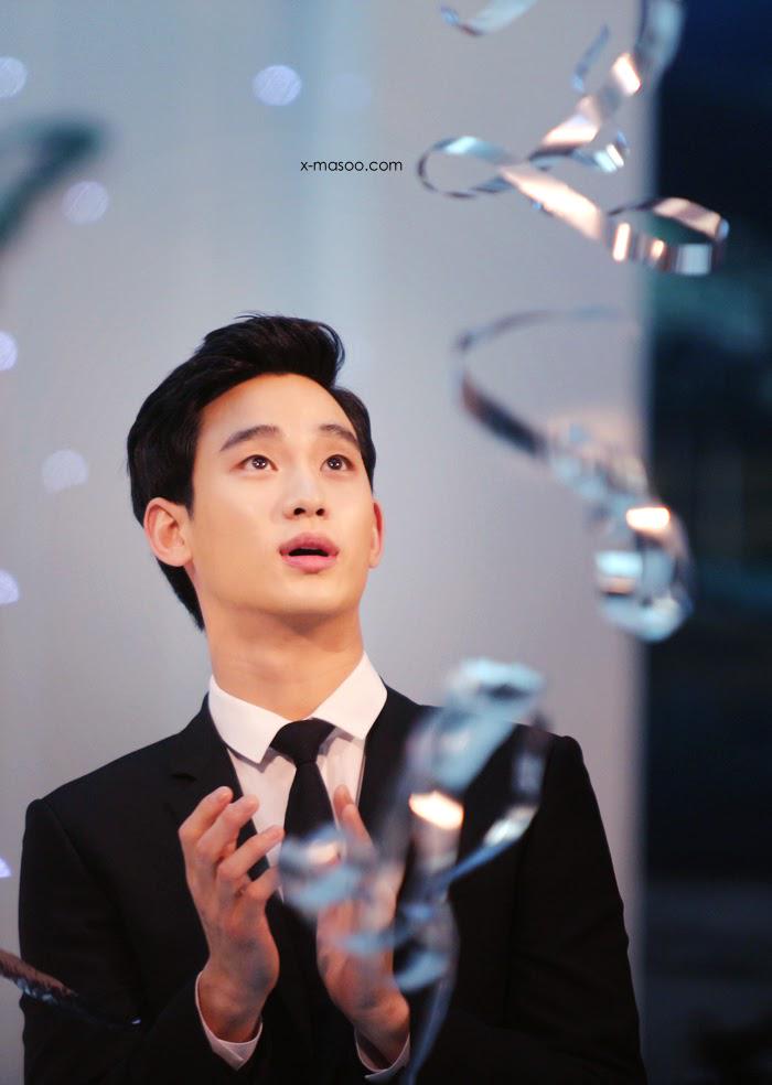 xmasoo_com's tweet photo. #20150326인천공항 ��보대사위촉식  숨막히게멋졌다가 애긔애긔 ㅋㅋㅋ #김수현#Kimsoohyun 
http://t.co/am2JB9eIwZ http://t.co/1SDoc9vHbl
